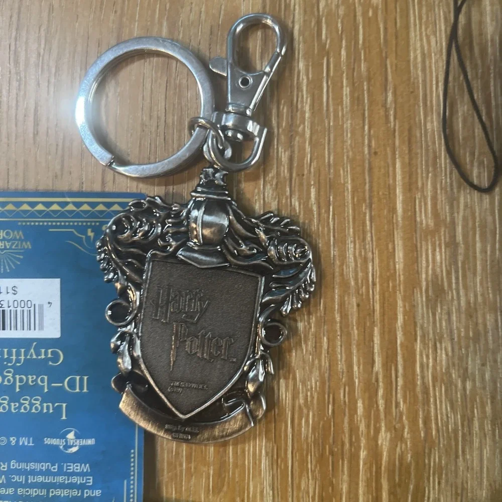 Harry Potter Gryffindor Lot - Lanyard, Keychain,‎ Luggage Tag, Pin